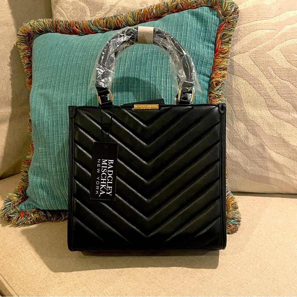 Spring🌸 SALE!!! NWT Badgley Mischka Elegant Black Tote